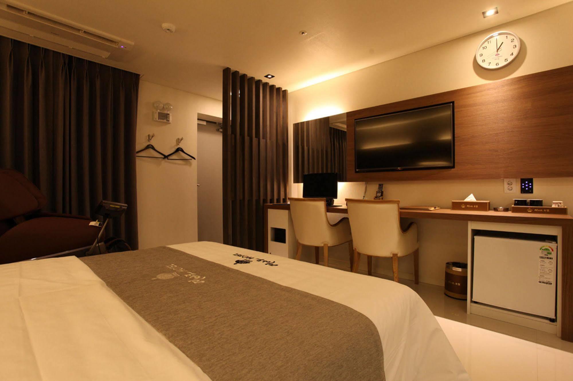 Drive In Hotel Tiamo Pocheon Extérieur photo