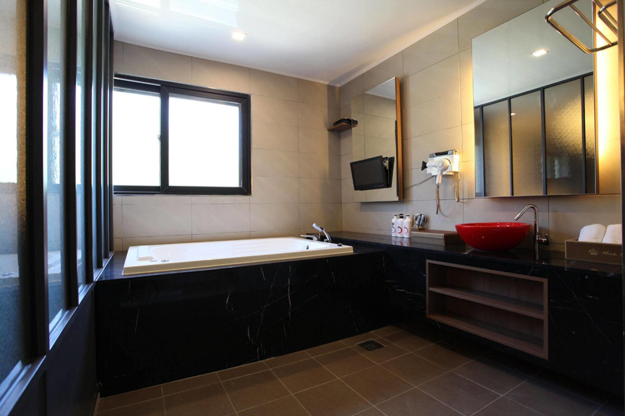 Drive In Hotel Tiamo Pocheon Extérieur photo